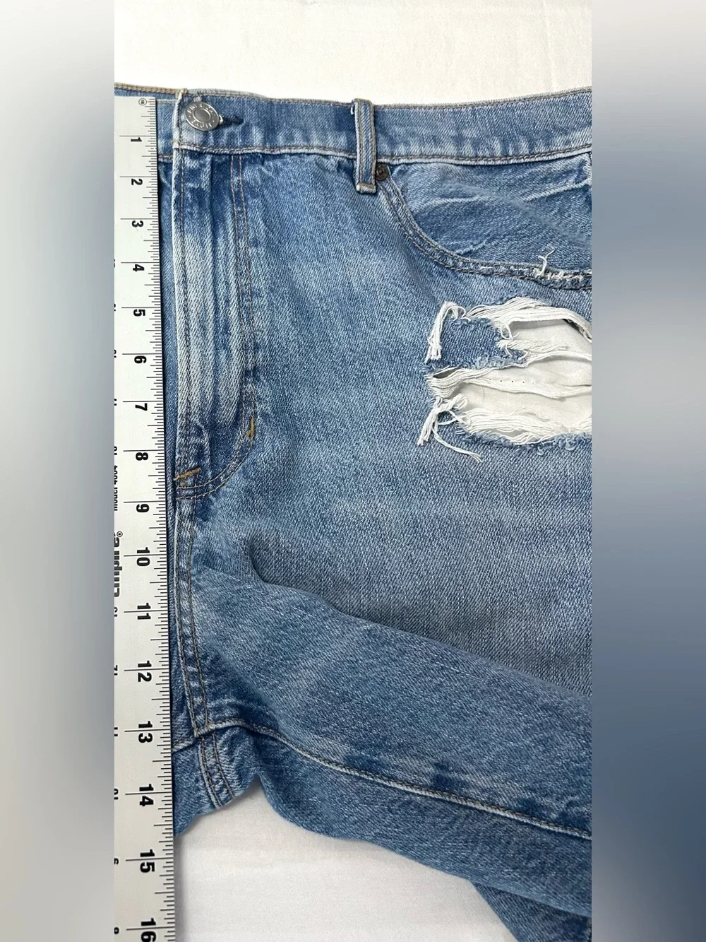 American Eagle‎ Shorts Womens 18 Blue 90s Boyfriend Long Distressed Rips Raw Hem
